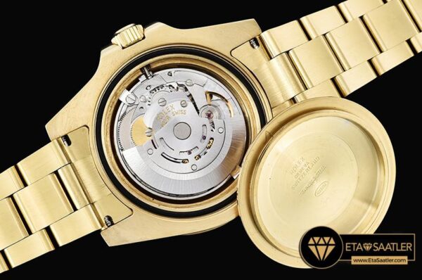 ROLGMT119C – GMT II BlueWht Rubies YGYG Blk BP A3186 Mod 04.jpg modelleri